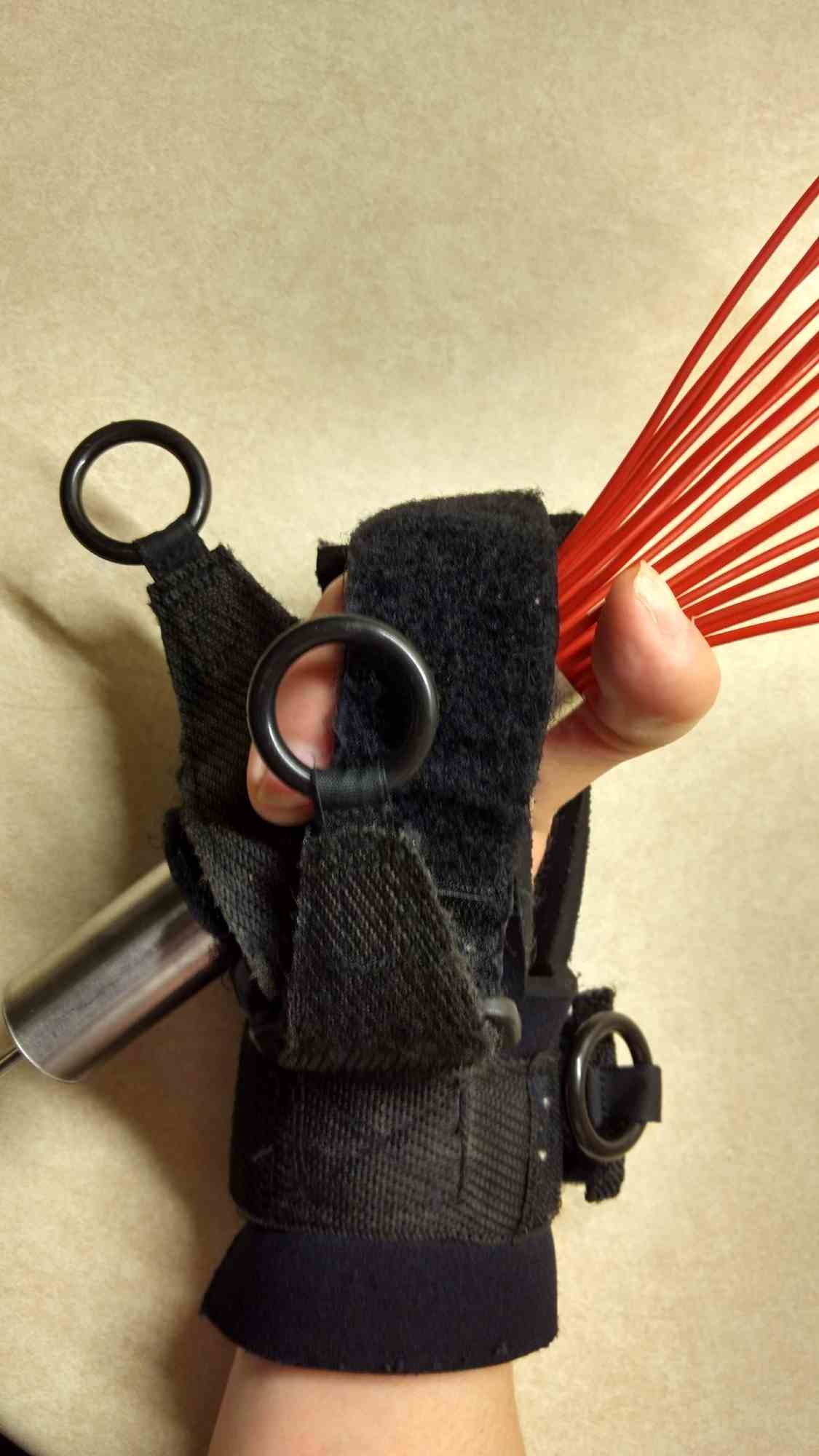 AH Limb Difference Gripping Aid