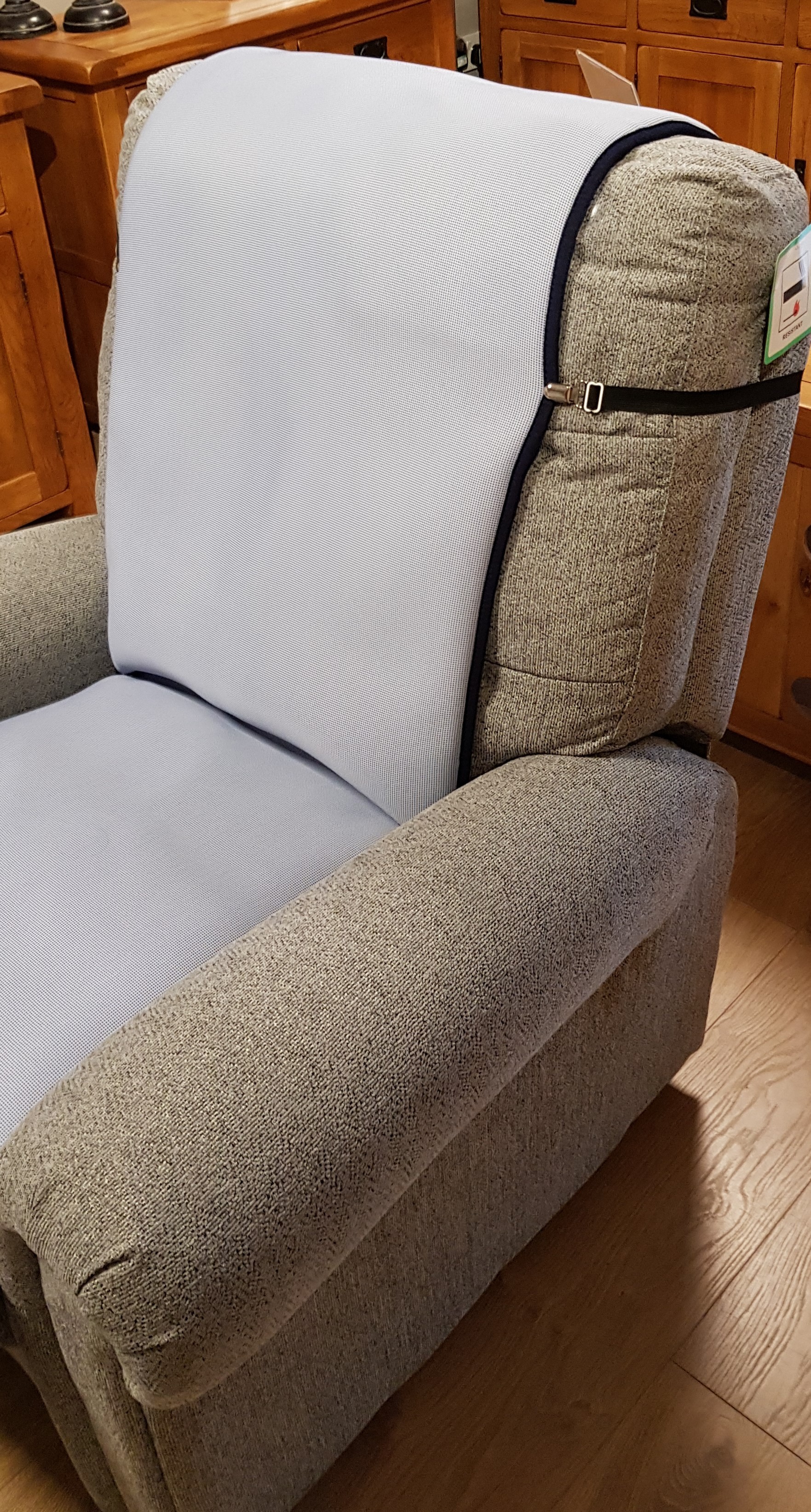 Treat-Eezi Rise Recliner Overlay