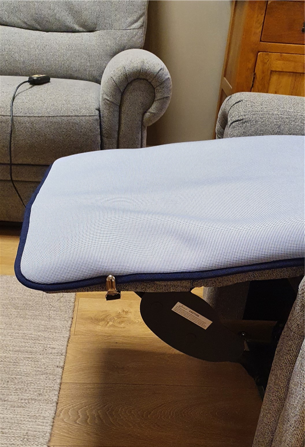 Treat-Eezi Rise Recliner Overlay